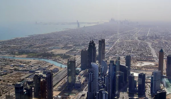 Uma Vista Aérea Sobre Arranha Céus Futuristas Dubai — Fotografia de Stock