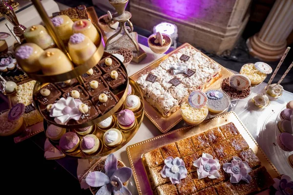 Alto Ângulo Tiro Lanches Doces Uma Mesa Eventos — Fotografia de Stock