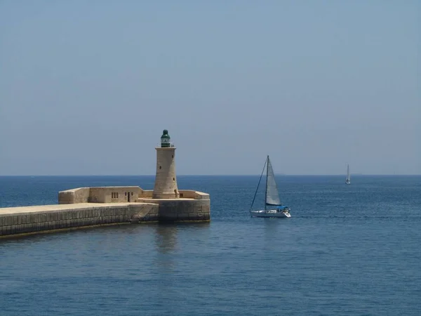 Valletta Malta Temmuz 2013 Grand Harbour Girişini Koruyan Dalgakıran — Stok fotoğraf