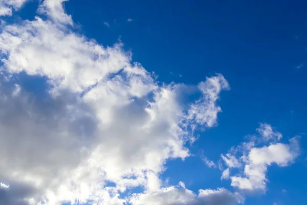 Eine Flache Aufnahme Eines Wolkenverhangenen Blauen Himmels Bei Tag Sommer — Stockfoto