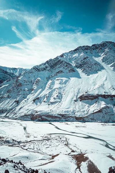 Красивый Пейзаж Холмов Покрытых Снегом Зимнем Спити — стоковое фото