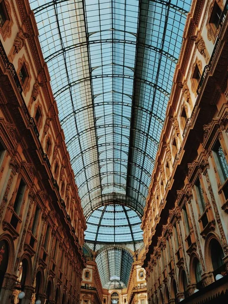 Tiro Vertical Galleria Vittorio Emanuele Milão Itália — Fotografia de Stock