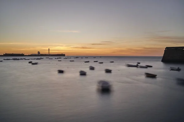 Een Prachtig Strand Met Nat Zand Tijdens Zonsondergang — Stockfoto