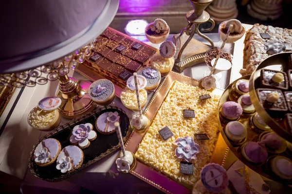 Alto Ângulo Tiro Lanches Doces Uma Mesa Eventos — Fotografia de Stock