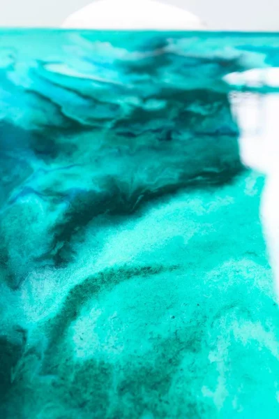 Vertical Closeup Shot Surface Epoxy Resin Art Turquoise Alcohol Inks — Stock Photo, Image