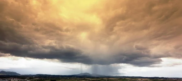 Tiro Panorâmico Paisagem Nuvens Tempestade — Fotografia de Stock