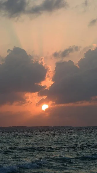 Vertical Beautiful Sunset Sun — Stock Photo, Image
