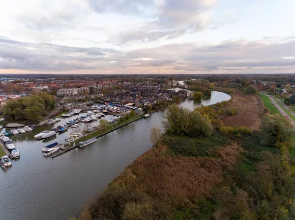 Staden Leerdam Med Floden Ling Förgrunden Nederländerna — Stockfoto