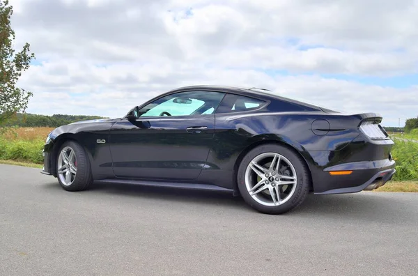 Kiel Německo Května 2020 Černý Ford Mustang Sportovní Vůz Před — Stock fotografie