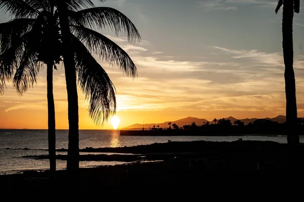 Une Silhouette Vue Sur Plage Mer Lanzarote Espagne Coucher Soleil — Photo