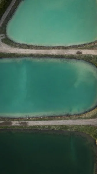 Colpo Testa Laghi Separati Strette Strade Sulla Terra — Foto Stock