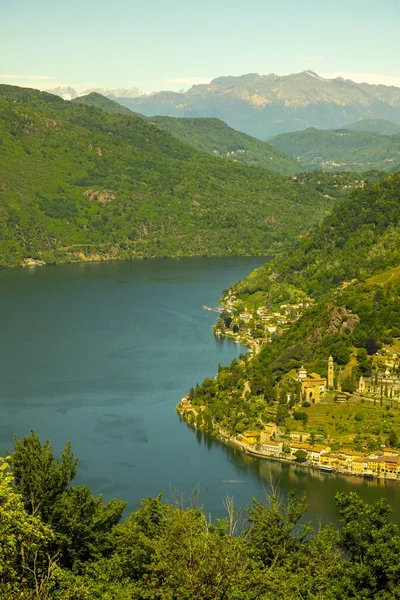 Veduta Aerea Morcote Con Lago Alpino Lugano Montagna Una Giornata — Foto Stock