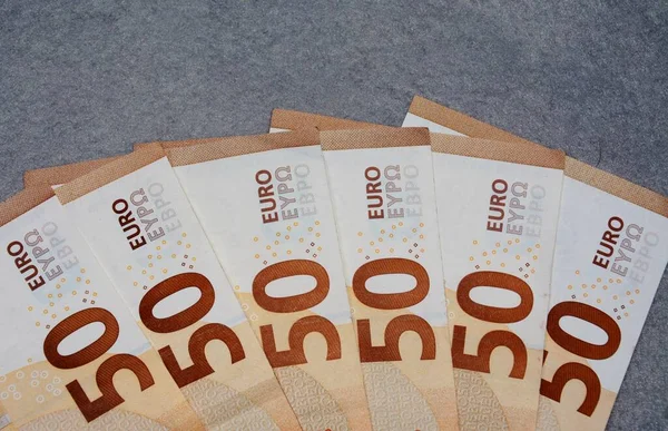 Gros Plan Billets Euros Couchés Les Uns Sur Les Autres — Photo