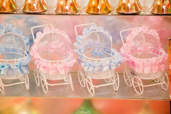 Cadeau Chariot Bébé Bleu Rose Pour Une Fête Baby Shower — Photo