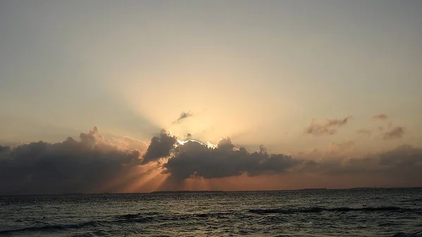 Una Hermosa Puesta Sol Mar Por Noche — Foto de Stock