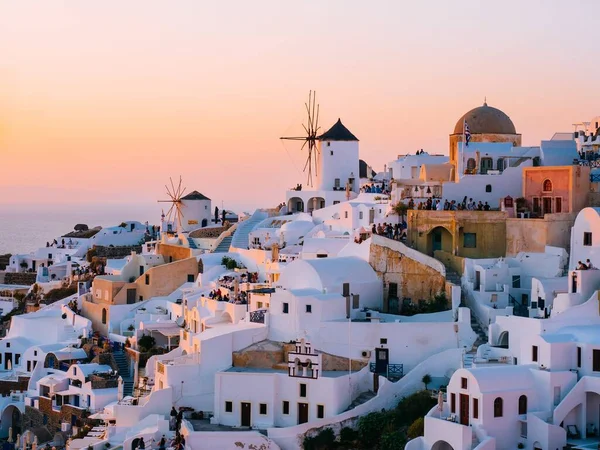 그리스 산토리니에 건물들의 각도의 — 스톡 사진