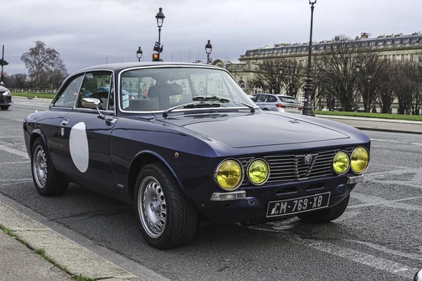 Paris Francja Stycznia 2020 Alfa Romeo Junior Niebieski Żółtymi Światłami — Zdjęcie stockowe