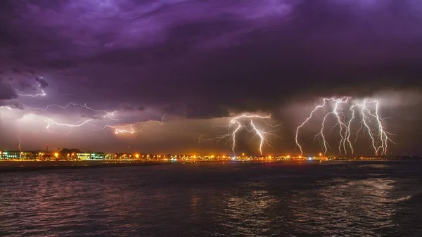 Una Impresionante Tormenta Intensa Sobre Océano Ciudad Esposende Portugal —  Fotos de Stock