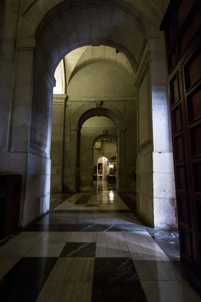 Tiro Ângulo Baixo Basílica Santa Maria Elche Interior Espanha — Fotografia de Stock