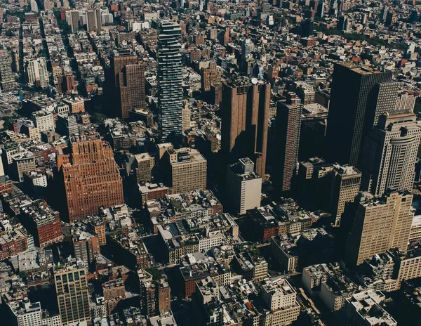 昼間の都市の建物の空中ショット — ストック写真