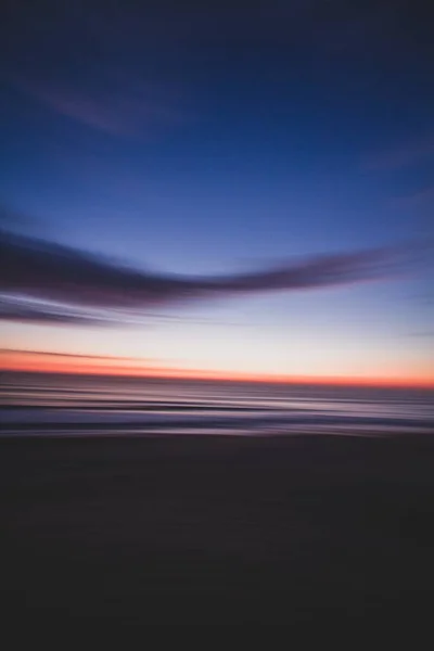 Una Toma Impresionante Del Reflejo Colorido Atardecer Con Efecto Larga — Foto de Stock