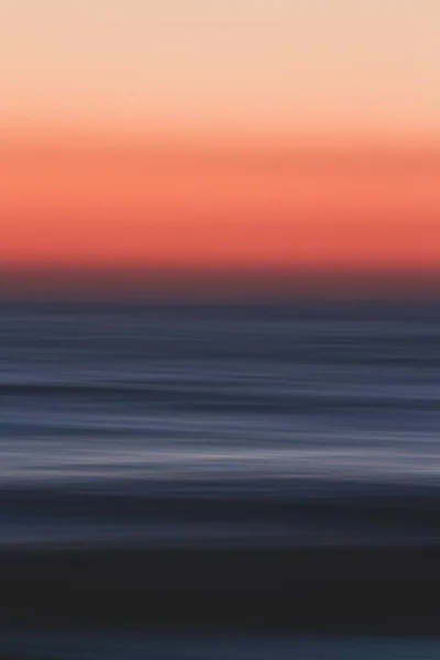 Μια Εκπληκτική Λήψη Της Αντανάκλασης Ενός Πολύχρωμου Ηλιοβασιλέματος Αποτέλεσμα Μεγάλης — Φωτογραφία Αρχείου