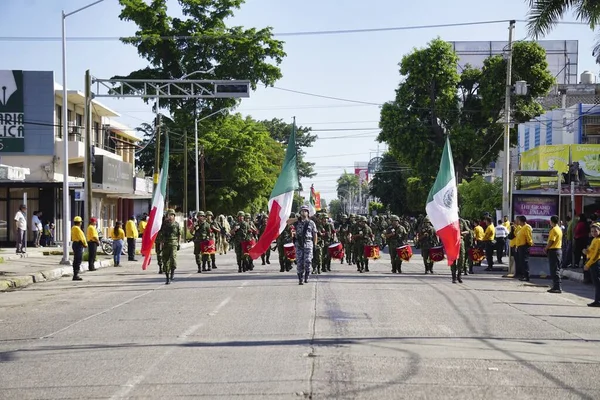 Los Mochis Mexico Nov 2019 멕시코 기념일에 도시의 거리를 열병식 — 스톡 사진