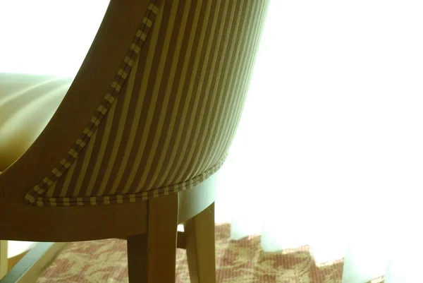 Nahaufnahme Eines Modern Dekorierten Stuhls Mit Mustern Einem Hotelzimmer — Stockfoto