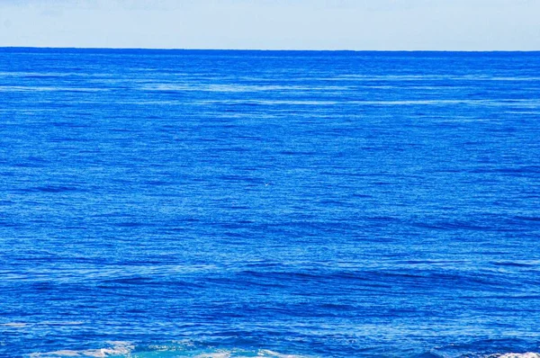 Czysta Niebieska Woda Morza Idealna Tapetę — Zdjęcie stockowe