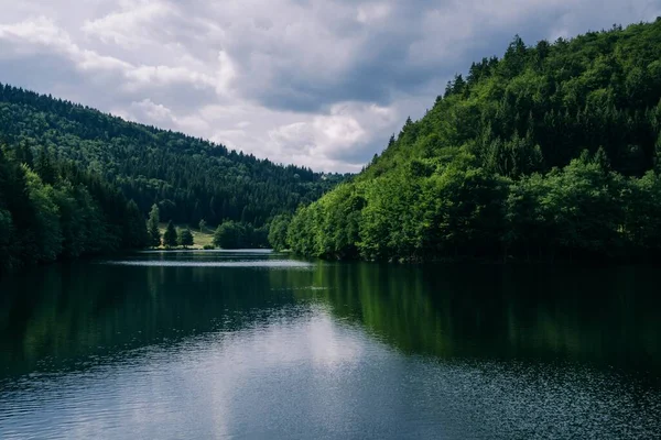 Folyó Körül Erdők Alatt Felhős Türingiában Németországban Nagy Természeti Koncepciók — Stock Fotó