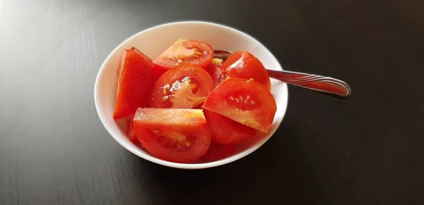 그릇에 토마토를 클로즈업하여 — 스톡 사진