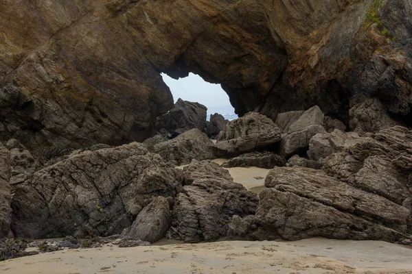 Kayalık Doğal Kemerin Yakın Çekimi — Stok fotoğraf