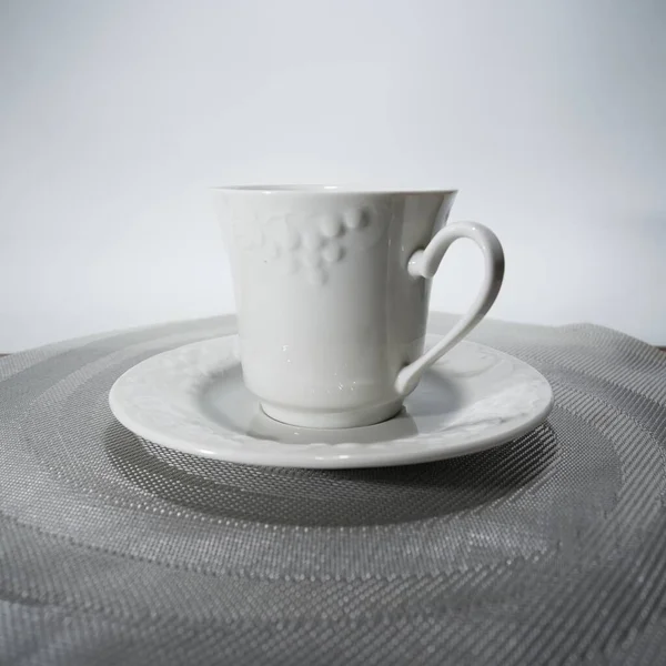 Tazza Bianca Isolata Uno Sfondo Bianco — Foto Stock