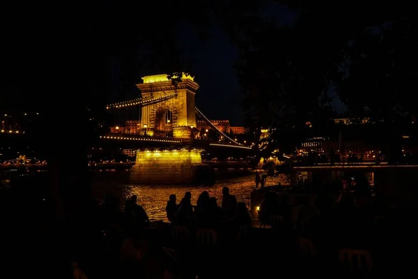 Csodálatos Lánchíd Széchenyi Lámpás Éjszaka Gyönyörű Budapesten — Stock Fotó