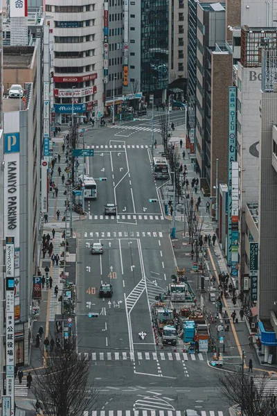 Высокоугольный Снимок Улицы Окруженной Высокими Зданиями Захваченными Сеуле Южная Корея — стоковое фото