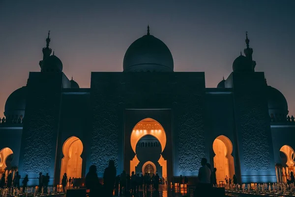 Vue Angle Bas Une Grande Mosquée Abu Dhabi Avec Des — Photo