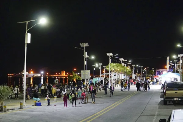Topolobampo Mexico Február 2020 Maleconban Sétáló Emberek Kikötői Ünnepségek Alatt — Stock Fotó