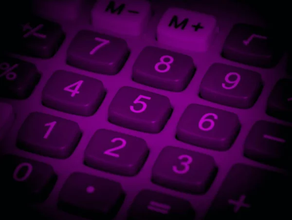 Крупный План Кнопок Калькулятора Фиолетовым Эффектом — стоковое фото