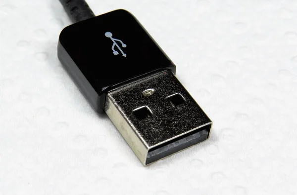 Egy Közeli Felvétel Egy Usb Dugóról Fehér Háttérrel — Stock Fotó