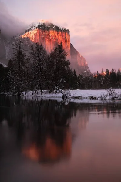 Vertical Shot Reflection Mountains Yosemite National Park California — Stock Photo, Image