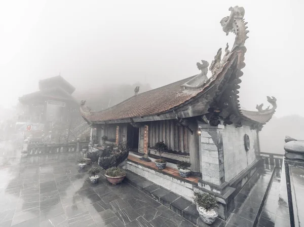 Tiro Surpreendente Uma Casa Oriental Tempo Nebuloso — Fotografia de Stock