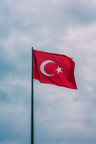 Tiro Vertical Bandeira Turquia Flutuando — Fotografia de Stock