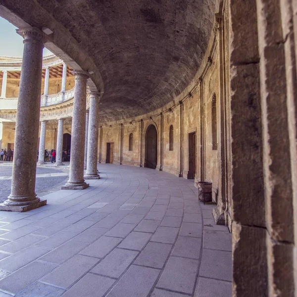 Снимок Дворца Карла Гранады Испании — стоковое фото