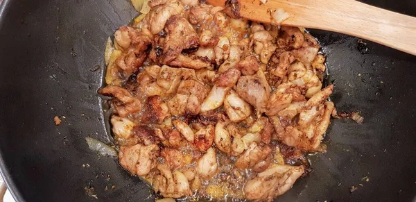 Hög Vinkel Skott Panna Full Kött Med Lök — Stockfoto