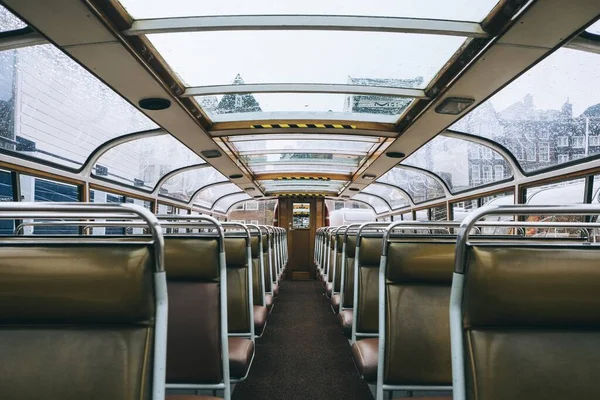 Innenaufnahme Eines Busses Mit Ledersitzen — Stockfoto