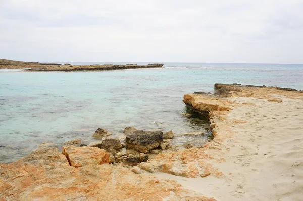 Het Strand Bij Zee Grotten Overdag Ayia Cyprus — Stockfoto