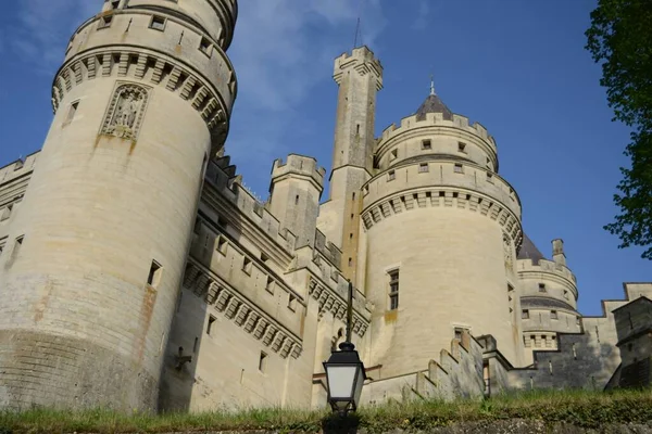 フランスのピカルディにあるピアレフォンス城の魅惑的な風景 — ストック写真