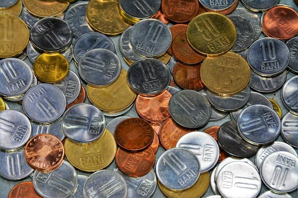 Eine Nahaufnahme Der Rumänischen Münzen Übereinander — Stockfoto