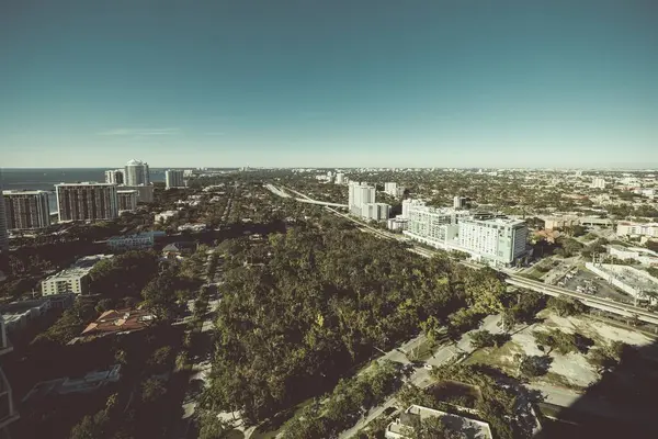 Wide Angle Shot Trees Buildings City Blue Sky — Stock Photo, Image