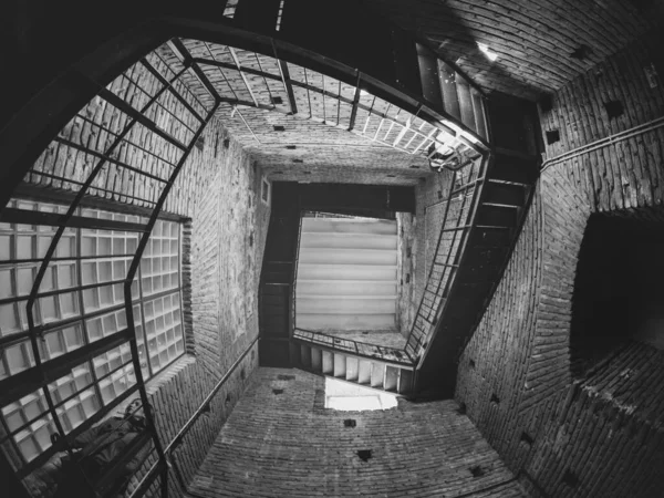 Plan Échelle Grise Escalier Fractal Dans Bâtiment Parfait Pour Les — Photo